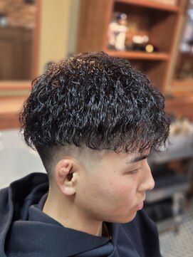 ツーブロック×アイロンパーマ