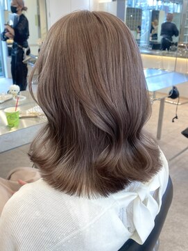 サンク 原宿 表参道(cinq) 原宿ベージュカラーレイヤーカットケアブリーチミルクティー前髪