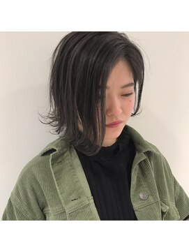 ルル(LuLu by KENJE) 透明感ダークグレージュ×外ハネボブ