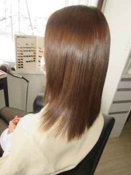 コア フィール ア デイ(COIFFURE A DAY) 【M3D見附今町】グレーアッシュ