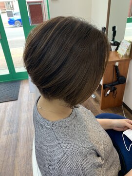 モデスト(modesto) ステップボーンカット前下がりスタイル