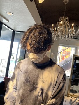 アイズ 海老名(AIZU) 波巻きスパイラルパーマツイストスパイラルパーマメンズマッシュ