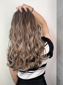 リベルテ 新宿(Liberte) ミルクティー×バレイヤージュ