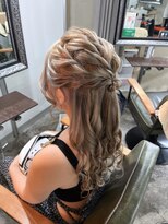 リエラ 新宿(RIERA)&nbsp;ツイスト編みハーフアップ