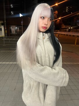 ティント 梅田(Tint) 【KENT】ホワイトブラックツートーン《大阪梅田駅》