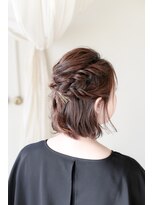 ホワイトルーム(White Room)&nbsp;ボブのツイストハーフアップ