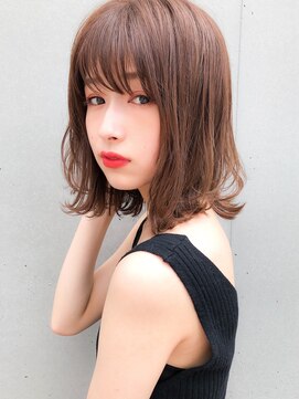 キリ 表参道(kyli) 外ハネボブ毛先パーマイメチェン 耳かけ フォギーベージュ 桐山