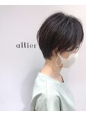 丸みのあるショート 綺麗な束感 小頭効果