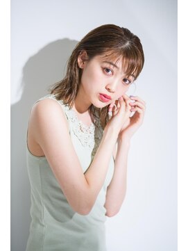 オリンテ バイ レシッド 表参道(orente by rcid) 耳かけナチュラルミディくびれヘアワンカール×シルキーベージュ