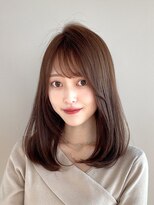 女性らしさたっぷりミディアムレイヤー