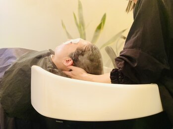 エイチ ヘアアンドスパ(h hair&SPA)の写真/《髪質環境を整える7種類のヘッドスパが大人気》こだわりの薬剤を使用し、髪のダメージを最小限に◎【柏】