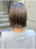 アッシュグレージュ ミニボブ ぱつっとボブ 赤み消しカラー