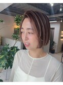 ピンクベージュ