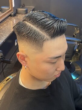 キングスマントーキョー 立川北口店(KINGSMAN TOKYO) 【サイドパート×フェード】