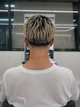 ハイセンス(HISENSE) メンズバーバーテーパーフェードベリーショート　【GIA】