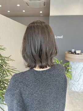 ロエ(Lowe') 【Lowe'】 外はねくびれボブ