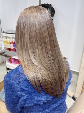 サンク 原宿 表参道(cinq) ミルクティーグレージュカラーアッシュグレーベージュカラーボブ