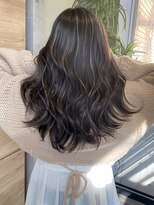 シェルヴ(XELVE)&nbsp;派手にならないハイライト白髪ぼかし