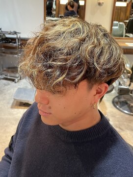 メンズサロン EIGHT MEN 北千住店【エイト】 ハイライトスペインカール