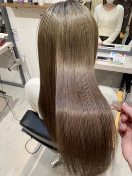 ハイトーン艶髪スタイル