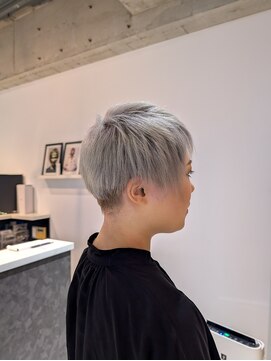 【ADDICT_YUKI】ホワイトシルバー