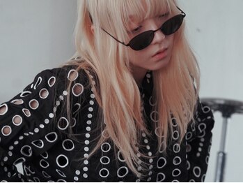 YOLK【4/16 NEW OPEN（予定）】の写真/無機質×和モダンが彩る非日常空間。スタイリストが叶える、頑張りすぎないのに目を引く「抜け感」を。