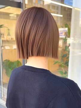 エルヘアメゾン(el. hair maison) ぱつっとボブ×ミルクティーベージュ