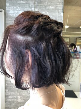 マニス(manis) 中間から上めアップボリュームアレンジ×インナーカラー