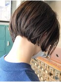 20代30代40代 人気の切りっぱなしショートボブ【ROJITHA】