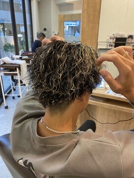 ロックワークオレンジ 西中島店(ROCK WORK ORANGE) メンズパーマ＊センターパート