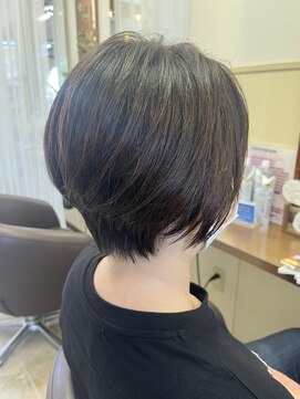 コアフィールフィス(COIFFURE fils) 《見附　今町》大人女子　ショートボブ