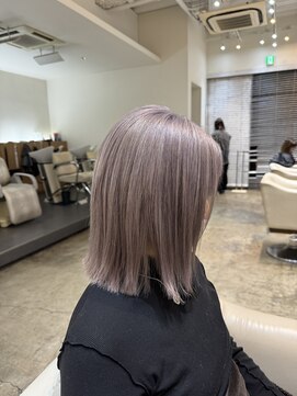 ラウブロッサム 大宮西口店(Lau Blossom) ピンクシルバー 切りっぱなし ミディアム