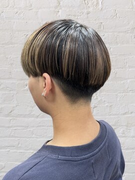 【渋谷 洸貴スタイル】刈り上げマッシュ【白髪ぼかし】 