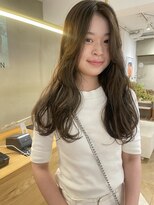 ローレン(LOREN)&nbsp;透明感髪質改善ベージュダブルカラーミルクティーグレージュ