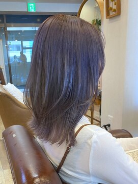 ミルティ(Myrtille) レイヤー切りっぱなしボブ×ブリーチオンラベンダーアッシュ