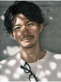 【アップバングセンターパートくせ毛風ニュアンスパーマ黒髪】