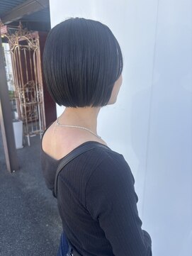 切りっぱなしミニボブ