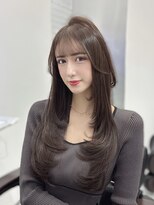 ロムーク 表参道(LOMKH) 小顔ロングレイヤーカット顔周り冬グレージュカラー透明感カラー