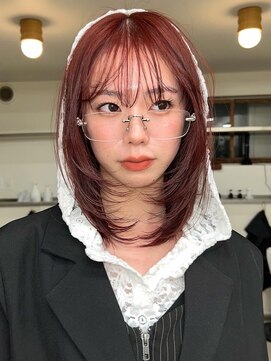 トナリ(tonari) 似合わせレイヤーカット×ワインレッド