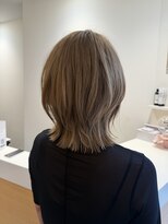 ビーアップヘアー(be:up hair) ウルフレイヤーボブ レイヤーカットオリーブグレージュ
