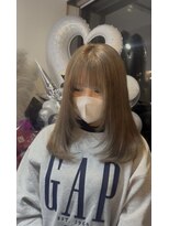 フロウ(flou)&nbsp;レイヤーカット、オリーブベージュ