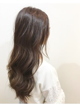 エイト(eight) 春はシアーなパープルグレージュ