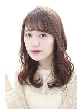 シュシュット(chouchoute) 斜めバング大人ベージュ系かわいいヘルシーフェザーロング