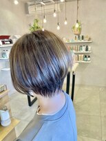 イーズヒュウ(ease HUE.)&nbsp;#大人ハイライトショート