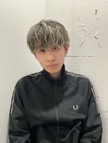 ゴールド 渋谷神南(GOALD)&nbsp;ナチュラルマッシュシースルーニュアンスセンターパート刈り上げ