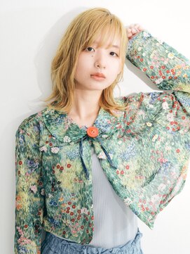 ユーアンボワーズ(U-AMBOISE) 目を引くブロンドレイヤー