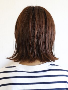 シナ(SHINA) 外ハネ×ブラウンカラー