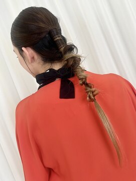 ヴェレタ(veLeta) くるくるネジネジポニーテール