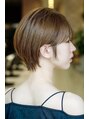 ザ シー 海老名(The C) ひし形シルエットで横顔も美しく。後頭部ボリューム、首元タイト