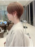 earthショートレイヤーボブミルクティー丸みショートボブ